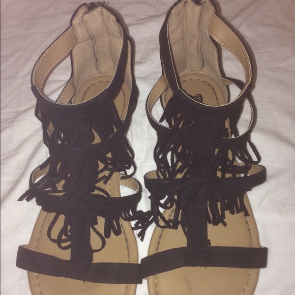 Sandals - Picture 1 of 4